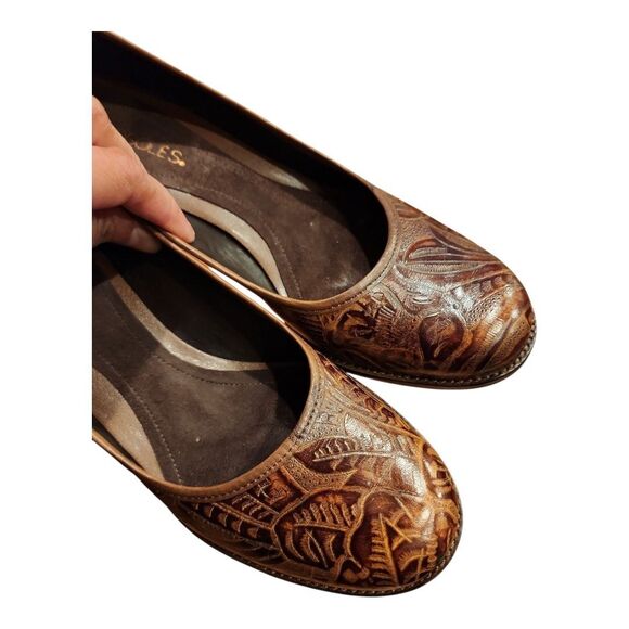 Aerosoles Sembrero Tooled Embossed Leather Pumps Heels Women Sz 9B Brown Boho - Picture 8 of 9